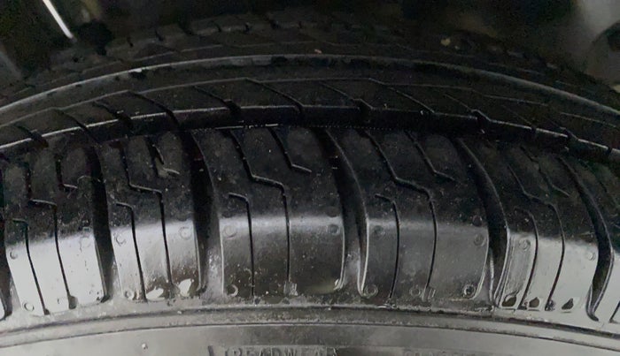2013 Maruti Swift Dzire VDI, Diesel, Manual, 55,494 km, Left Front Tyre Tread