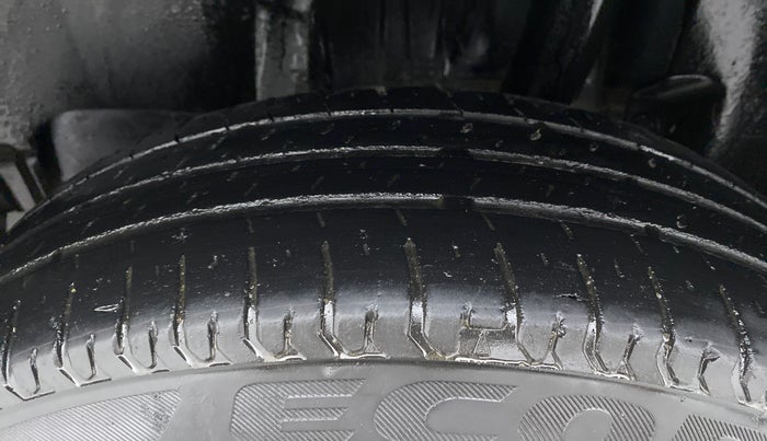 2019 Maruti Swift VDI, Diesel, Manual, 52,049 km, Left Rear Tyre Tread