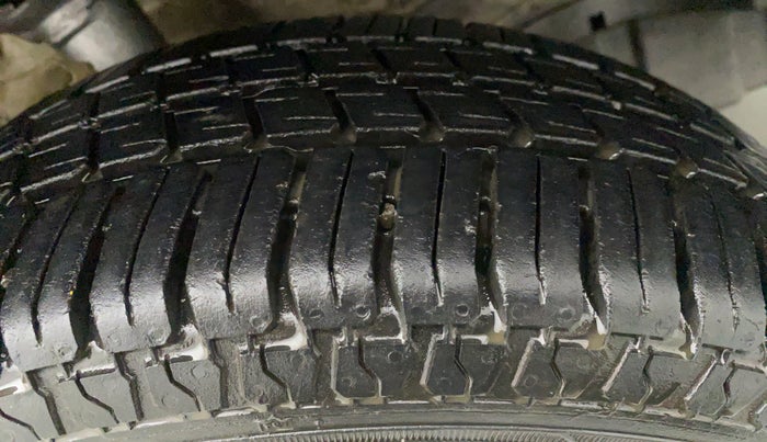 2014 Maruti Wagon R 1.0 LXI, Petrol, Manual, 39,817 km, Left Front Tyre Tread