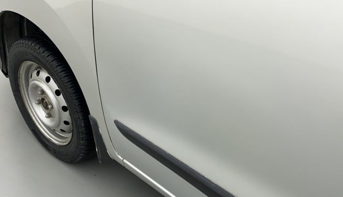 2014 Maruti Wagon R 1.0 LXI, Petrol, Manual, 39,817 km, Front passenger door - Minor scratches