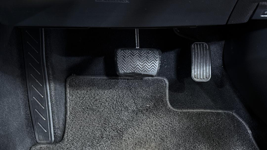 2019 Toyota C-HR Koba (2WD), Automatic, 12042 km, Pedals and Footmat