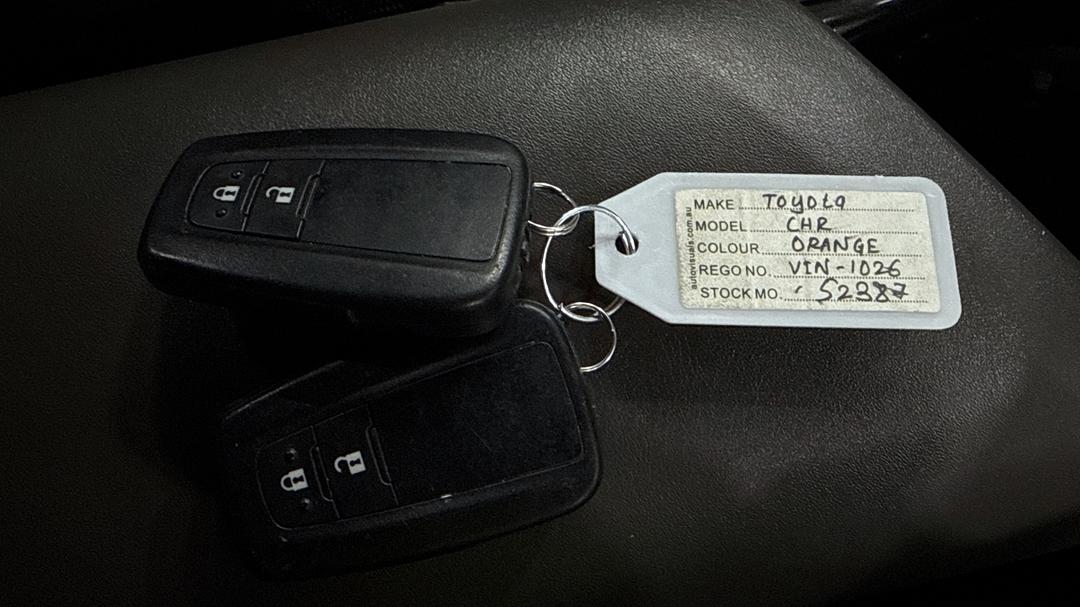 2019 Toyota C-HR Koba (2WD), Automatic, 12042 km, Key Close-up