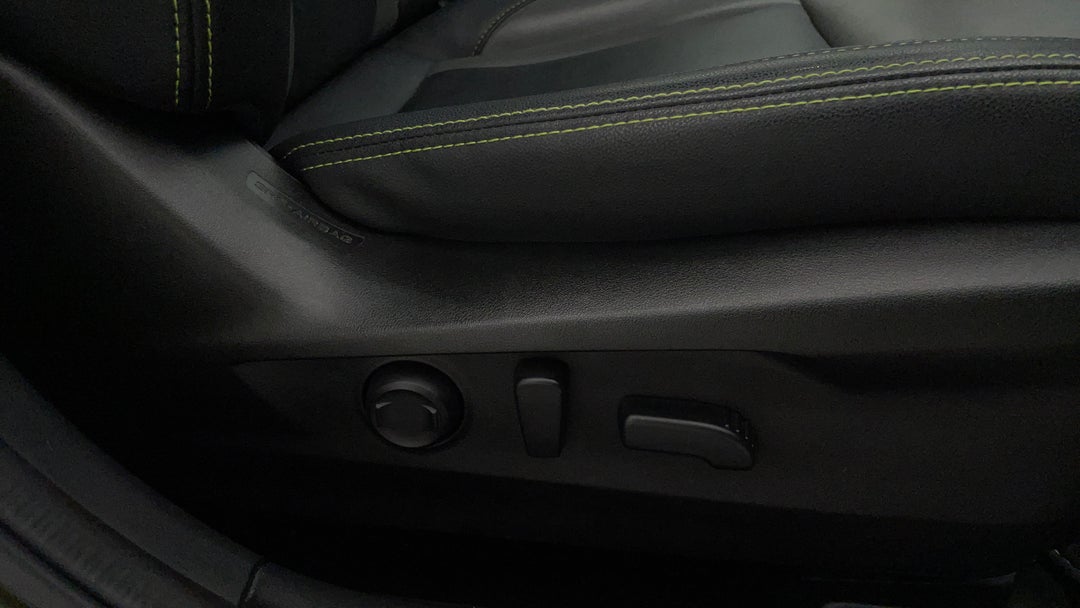 2021 Subaru Outback AWD Sport, Automatic, 60793 km, Drivers Side Adjustment Panel