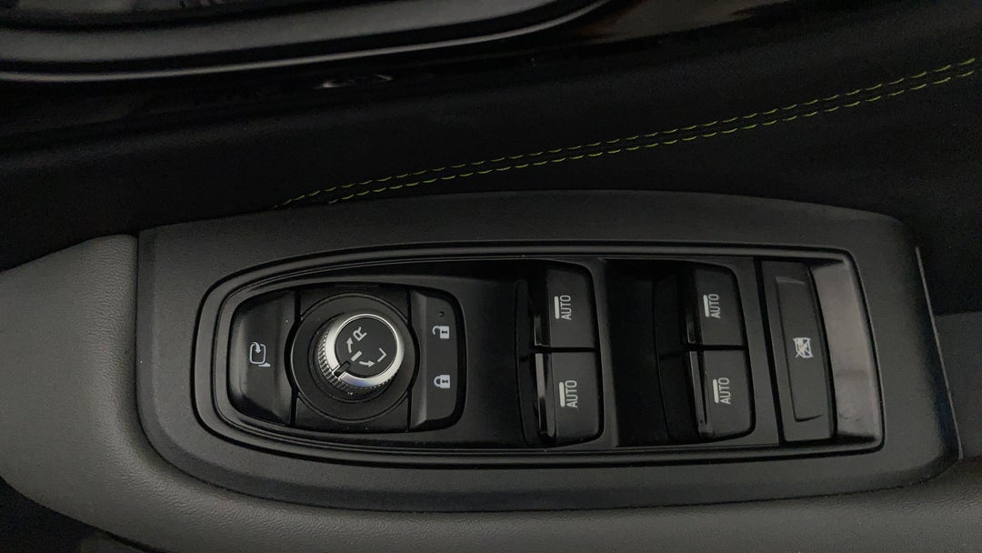 2021 Subaru Outback AWD Sport, Automatic, 60793 km, Drivers Side Door Panel Controls