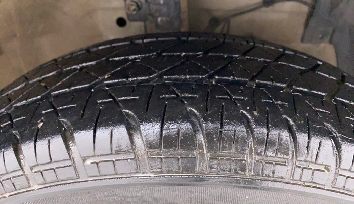 2017 Maruti Swift Dzire VDI OPT, Diesel, Manual, 89,837 km, Right Front Tyre Tread