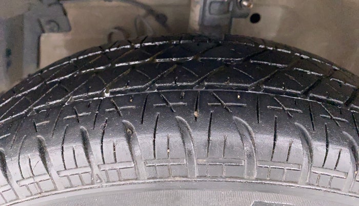 2017 Maruti Swift Dzire VDI OPT, Diesel, Manual, 89,837 km, Left Front Tyre Tread