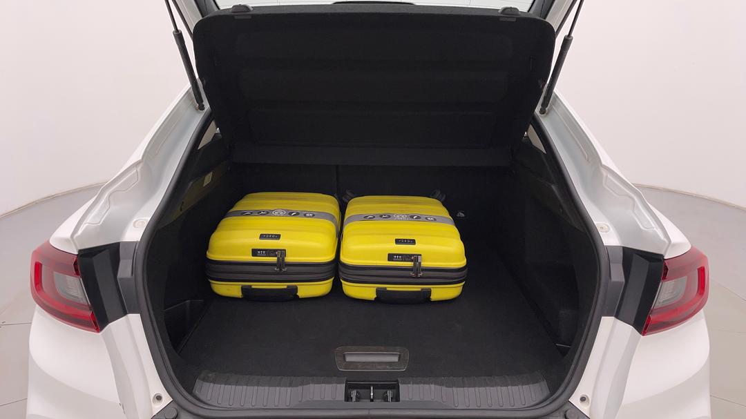 2023 Renault Arkana Zen, Automatic, 51702 km, Boot Inside View with Luggage