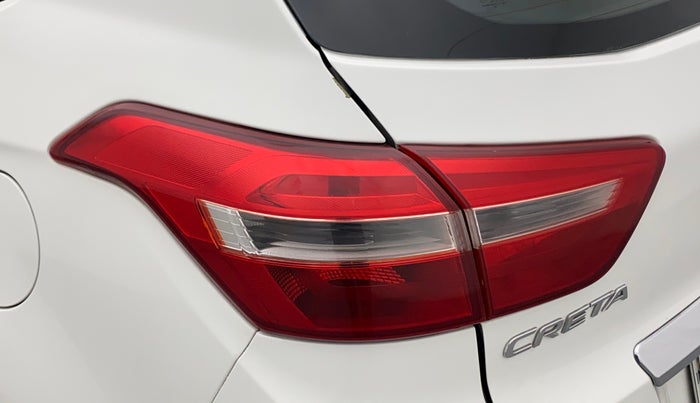 2017 Hyundai Creta SX PLUS AT 1.6 DIESEL, Diesel, Automatic, 1,11,294 km, Left tail light - Minor damage