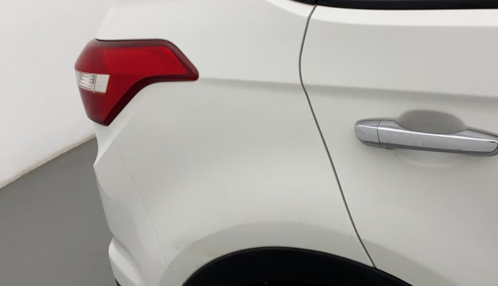 2017 Hyundai Creta SX PLUS AT 1.6 DIESEL, Diesel, Automatic, 1,11,294 km, Right quarter panel - Minor scratches