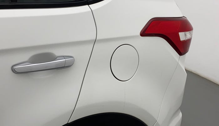 2017 Hyundai Creta SX PLUS AT 1.6 DIESEL, Diesel, Automatic, 1,11,294 km, Left quarter panel - Paint has minor damage