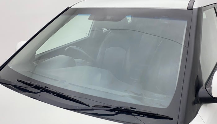 2017 Hyundai Creta SX PLUS AT 1.6 DIESEL, Diesel, Automatic, 1,11,294 km, Front windshield - Minor spot on windshield
