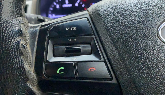 2017 Hyundai Creta SX PLUS AT 1.6 DIESEL, Diesel, Automatic, 1,11,294 km, Steering wheel - Sound system control not functional