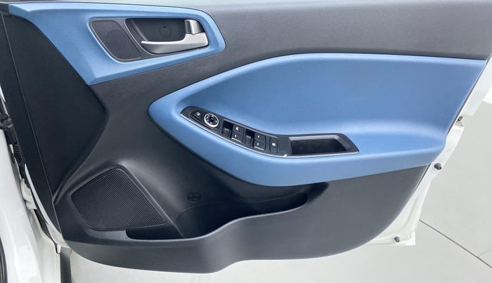 2015 Hyundai i20 Active 1.2 SX, Petrol, Manual, 32,533 km, Driver Side Door Panels Control