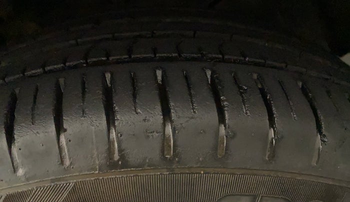 2019 Maruti Baleno ZETA PETROL 1.2, Petrol, Manual, 21,527 km, Left Rear Tyre Tread