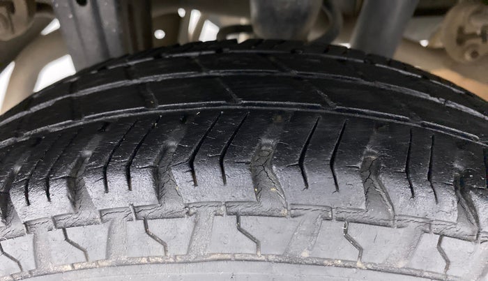 2018 Maruti Alto 800 LXI, Petrol, Manual, 37,402 km, Right Rear Tyre Tread