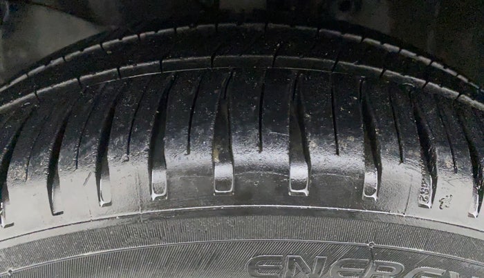 2015 Honda Amaze 1.2 VXMT I VTEC, Petrol, Manual, 28,377 km, Left Front Tyre Tread