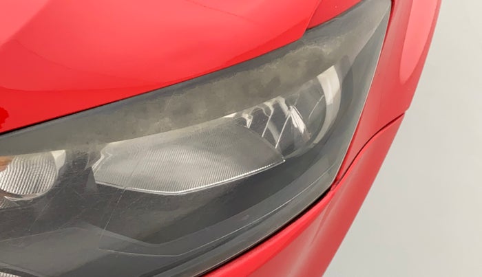 2013 Volkswagen Polo HIGHLINE1.2L, Petrol, Manual, 1,02,757 km, Left headlight - Faded