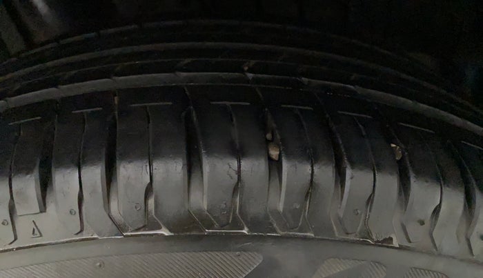 2019 Maruti Ertiga ZXI+ SHVS, Petrol, Manual, 75,175 km, Left Front Tyre Tread