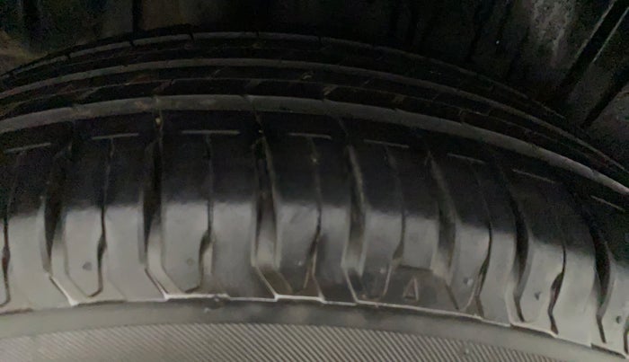 2019 Maruti Ertiga ZXI+ SHVS, Petrol, Manual, 75,175 km, Left Rear Tyre Tread