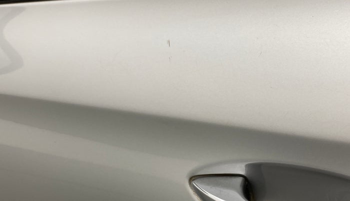 2017 Hyundai Elite i20 ASTA 1.2 (O), Petrol, Manual, 37,666 km, Front passenger door - Minor scratches