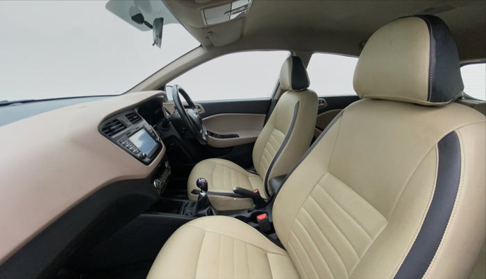 2017 Hyundai Elite i20 ASTA 1.2 (O), Petrol, Manual, 37,666 km, Right Side Front Door Cabin