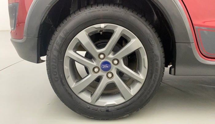 2018 Ford FREESTYLE TITANIUM 1.2 PETROL, Petrol, Manual, 31,265 km, Right Rear Wheel