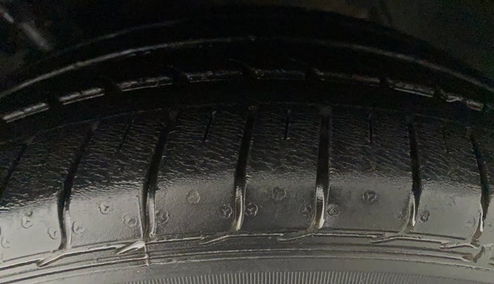 2018 Ford FREESTYLE TITANIUM 1.2 PETROL, Petrol, Manual, 31,265 km, Left Front Tyre Tread
