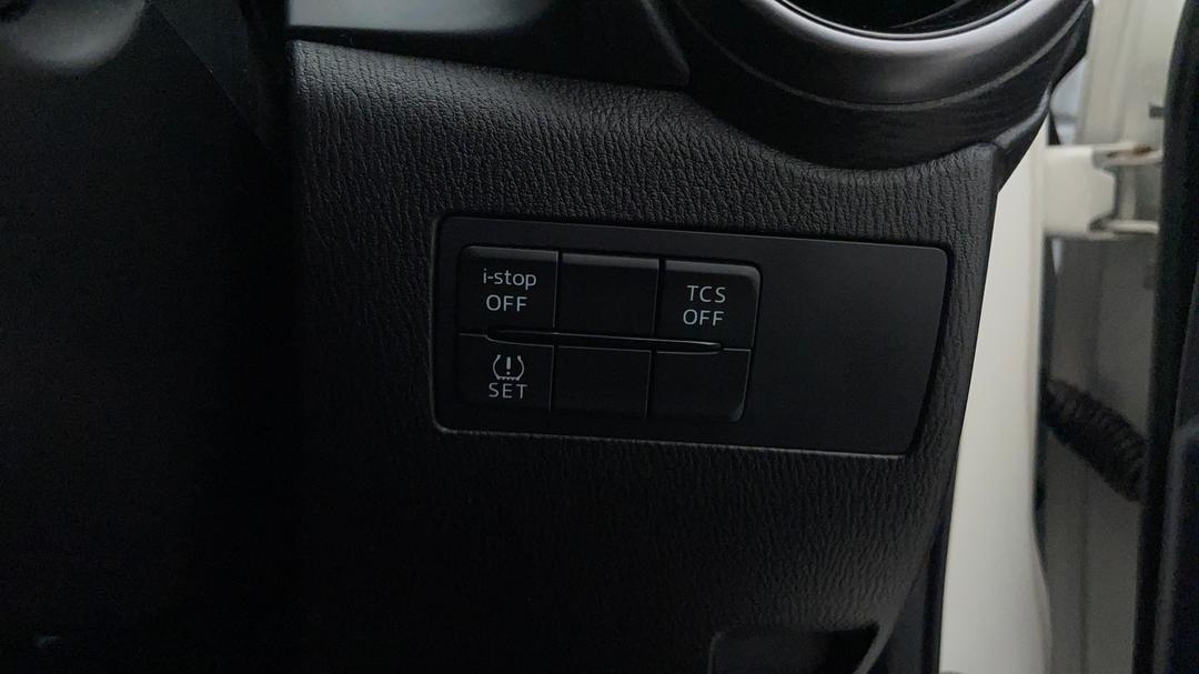 2022 Mazda CX-3 Maxx Sport (FWD), Automatic, 21671 km, Utility Switches/Buttons
