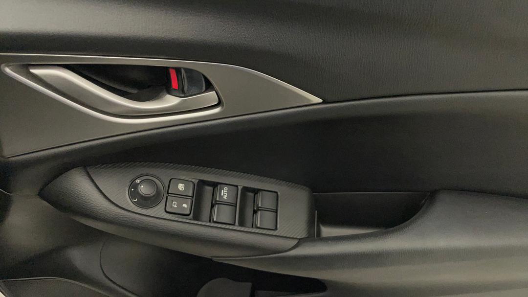 2022 Mazda CX-3 Maxx Sport (FWD), Automatic, 21671 km, Drivers Side Door Panel Controls