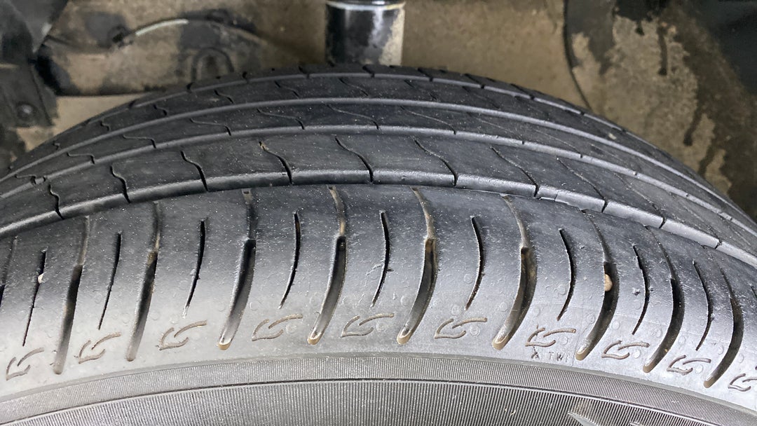 Left Front Tyre Tread