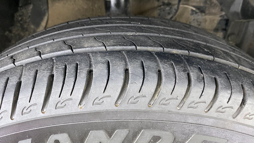 Right Front Tyre Tread