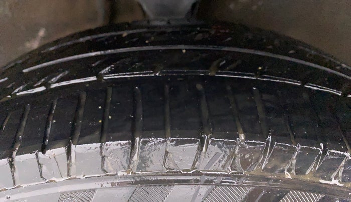 2018 Maruti Alto 800 LXI, Petrol, Manual, 97,535 km, Right Front Tyre Tread