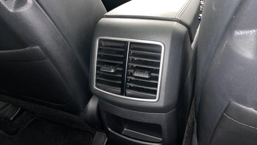 2024 Kia Sportage Gt-line (awd), Automatic, 28531 km, Rear A/C Vent