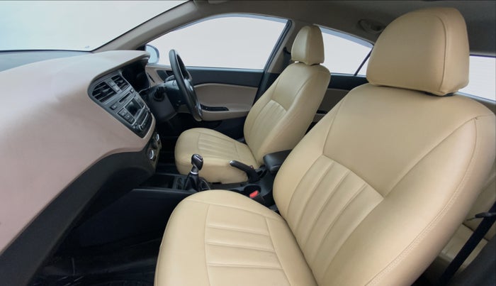 2017 Hyundai Elite i20 SPORTZ 1.4, Diesel, Manual, 47,295 km, Right Side Front Door Cabin