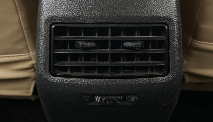 2017 Hyundai Elite i20 SPORTZ 1.4, Diesel, Manual, 47,295 km, Rear AC Vents