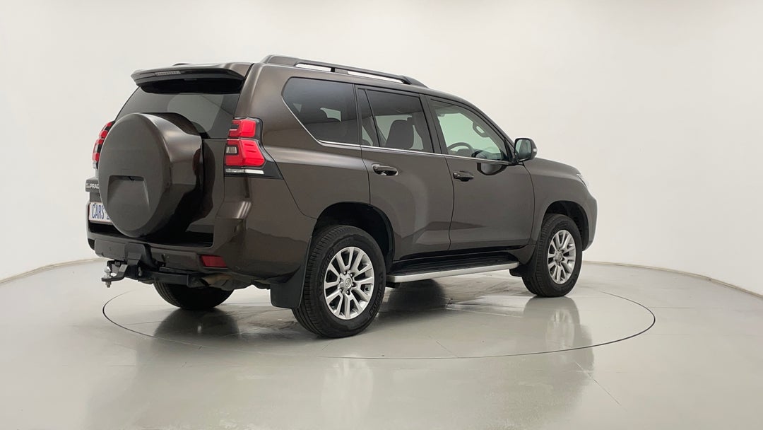 Right Back Diagonal (45- Degree) View