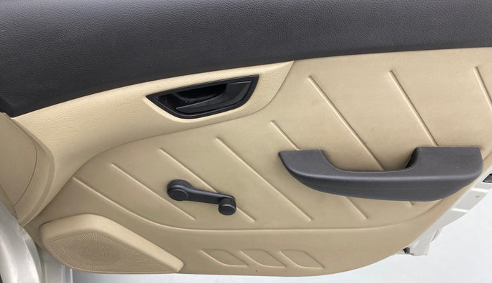 2011 Hyundai Eon ERA, Petrol, Manual, 82,850 km, Driver Side Door Panels Control
