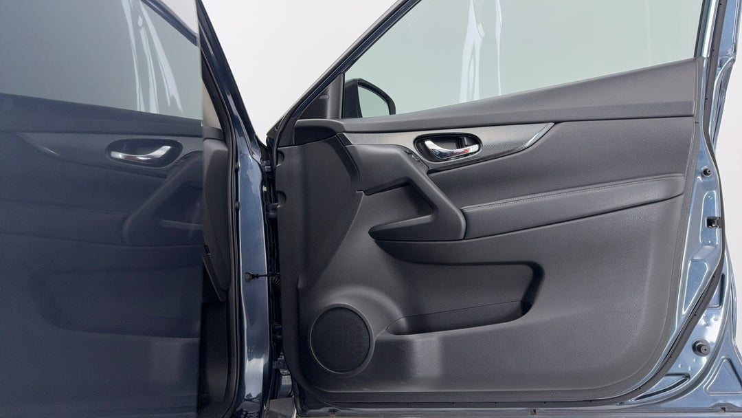 2017 Nissan X-trail Ti (4x4), Automatic, 69188 km, Speaker View