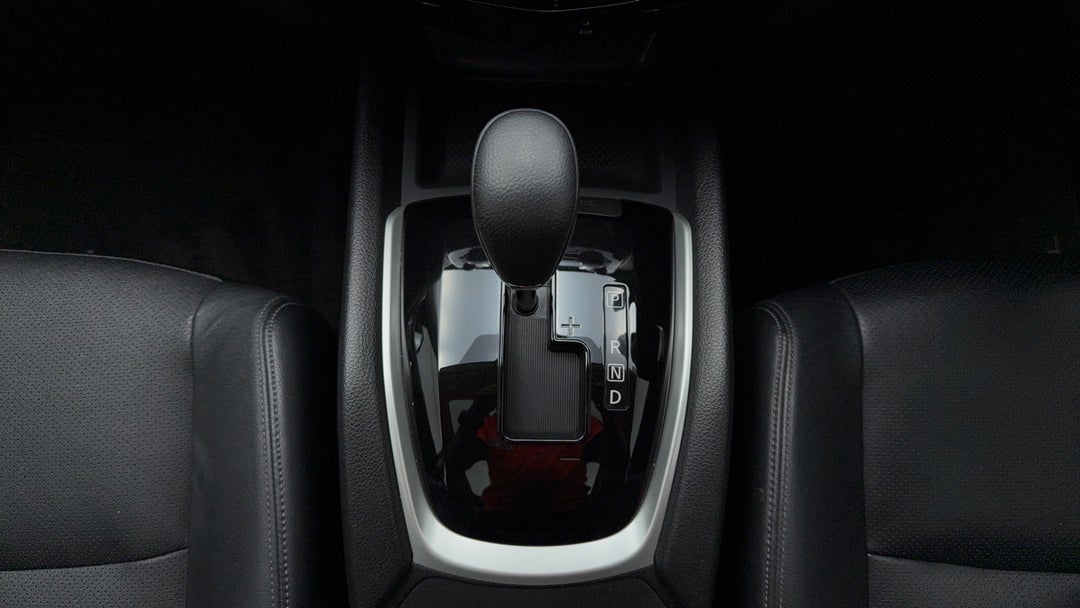 2017 Nissan X-trail Ti (4x4), Automatic, 69188 km, Gear Lever 