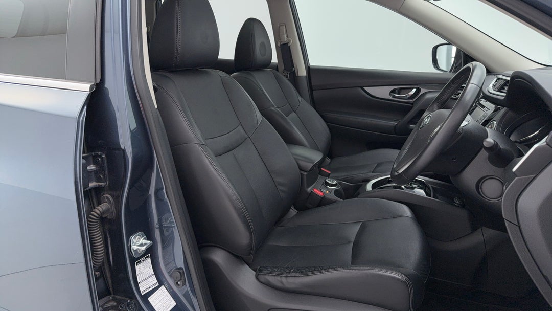 2017 Nissan X-trail Ti (4x4), Automatic, 69188 km, Right Side Front Door Cabin View