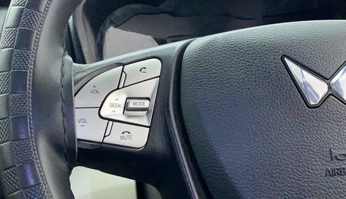 2022 Mahindra XUV300 W6 1.5 DIESEL, Diesel, Manual, 20,246 km, Steering wheel - Sound system control not functional