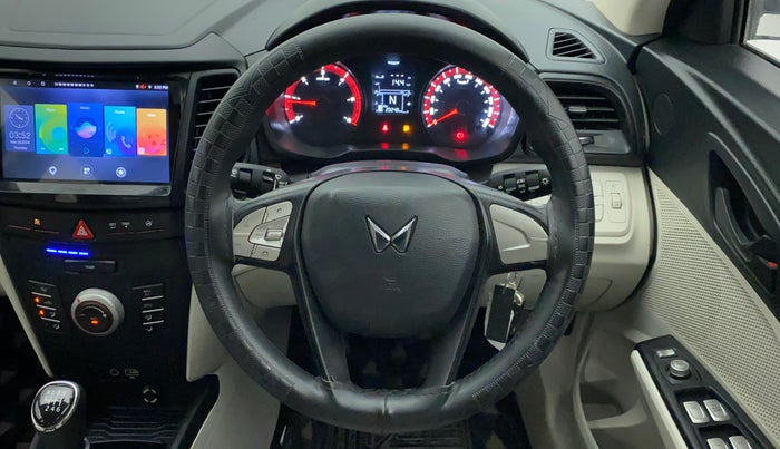 2022 Mahindra XUV300 W6 1.5 DIESEL, Diesel, Manual, 20,246 km, Steering Wheel Close Up