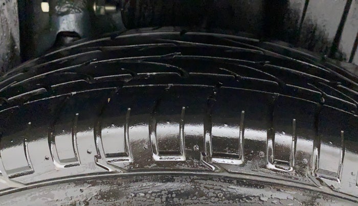 2022 Mahindra XUV300 W6 1.5 DIESEL, Diesel, Manual, 20,246 km, Left Rear Tyre Tread