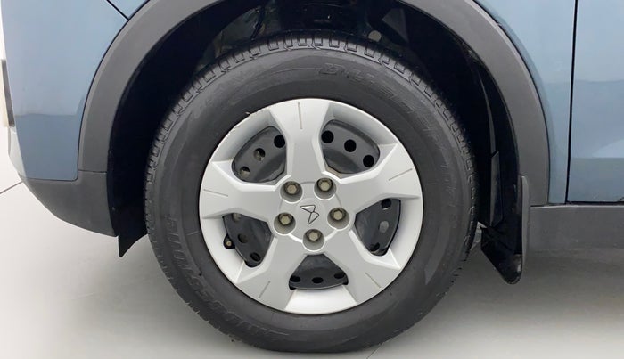 2022 Mahindra XUV300 W6 1.5 DIESEL, Diesel, Manual, 20,246 km, Left Front Wheel