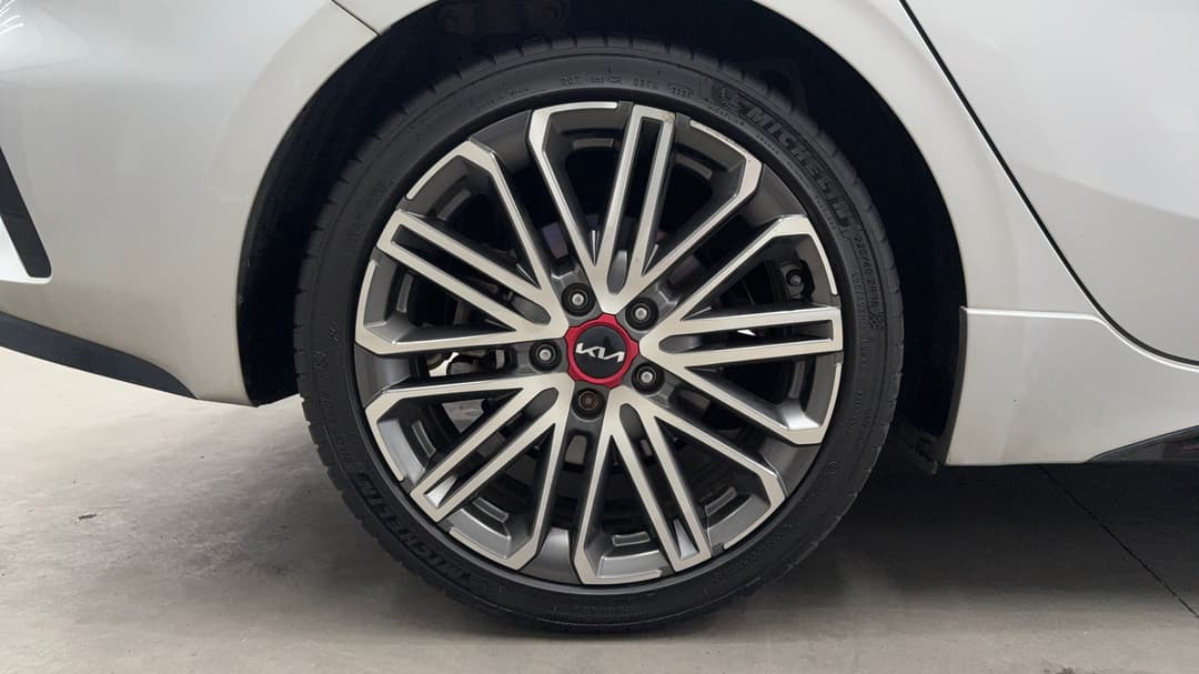 2023 Kia Cerato Gt, Automatic, 70514 km, Right Rear Wheel