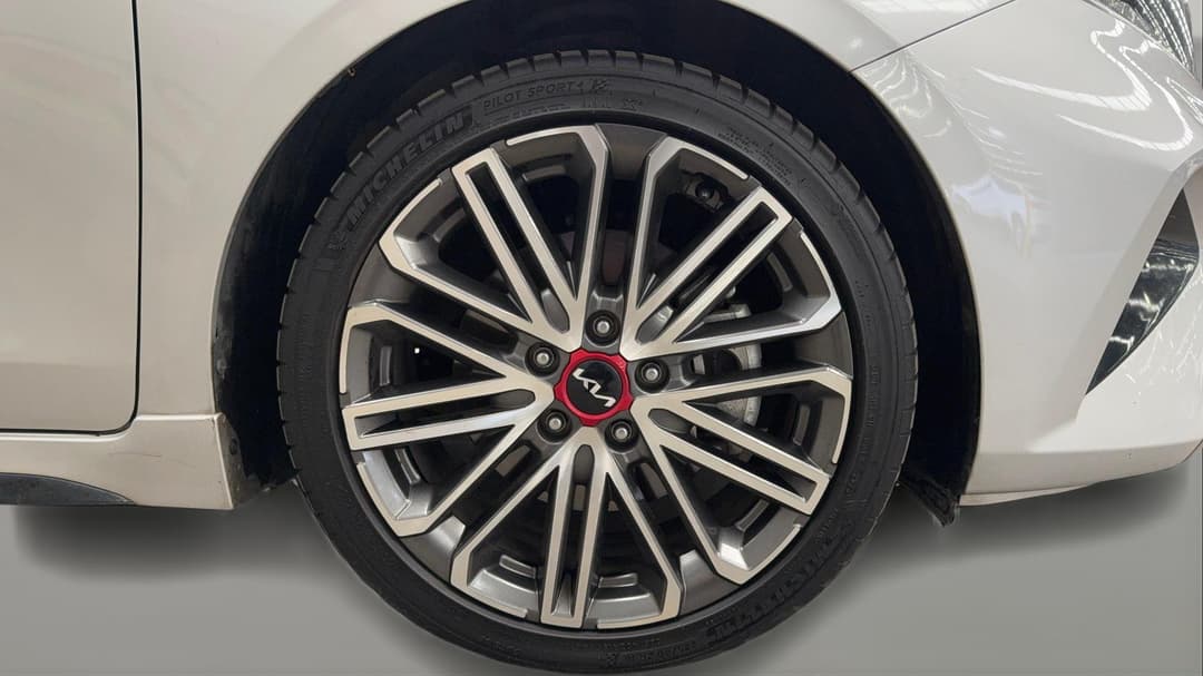 2023 Kia Cerato Gt, Automatic, 70514 km, Right Front Wheel