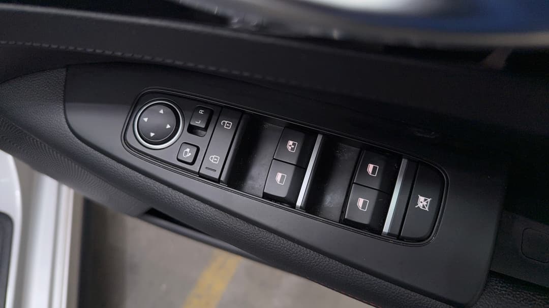 2023 Kia Cerato Gt, Automatic, 70514 km, Drivers Side Door Panel Controls