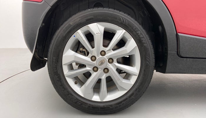 2020 Mahindra XUV300 W8 DIESEL MT, Diesel, Manual, 54,426 km, Right Rear Wheel