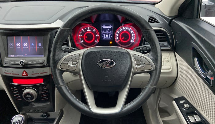 2020 Mahindra XUV300 W8 DIESEL MT, Diesel, Manual, 54,426 km, Steering Wheel Close Up