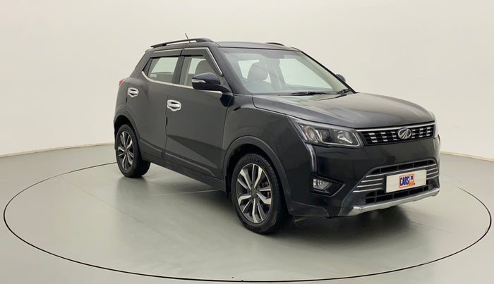 2021 Mahindra XUV300 W8 (O) 1.5 DIESEL, Diesel, Manual, 18,136 km, Right Front Diagonal